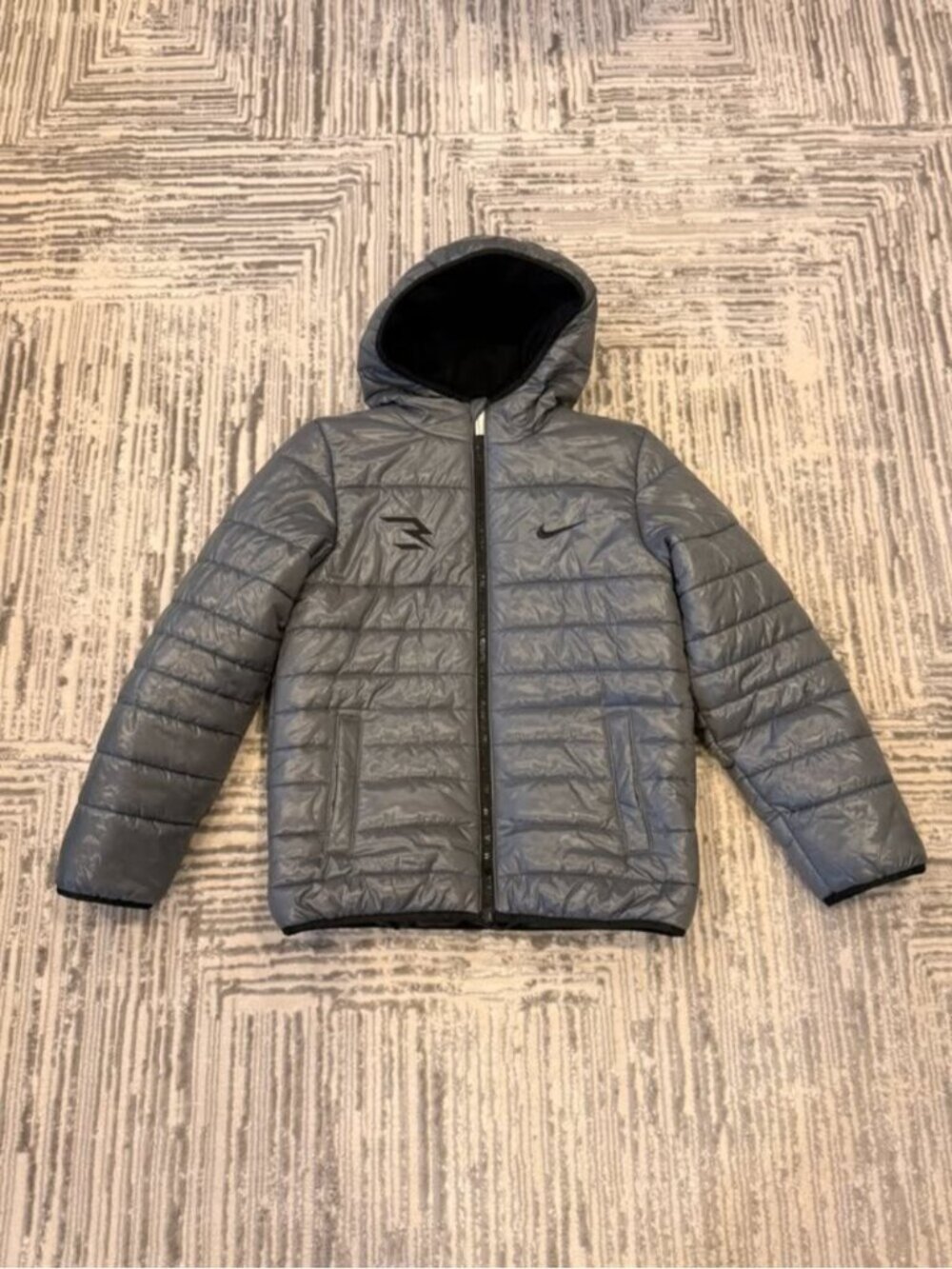 Nike kids youth large gray quilted puffer Winter water-resistant coat